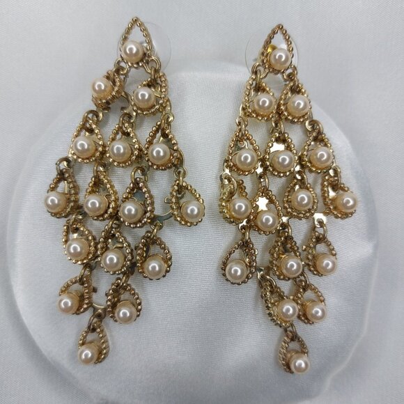 Vintage Cascading Faux Pearl Earrings Diamond Shape Drop Gold Tone Pierced - Picture 1 of 7